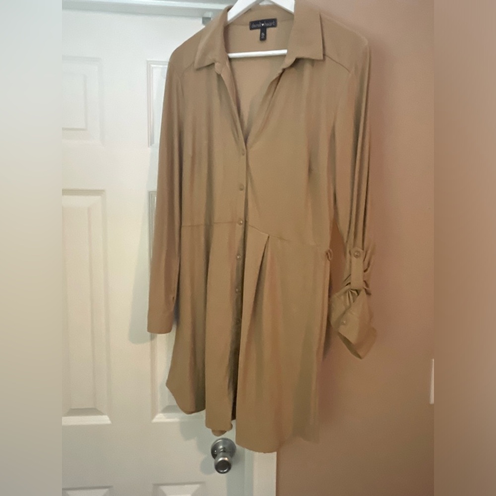 Collared v neck - no belt